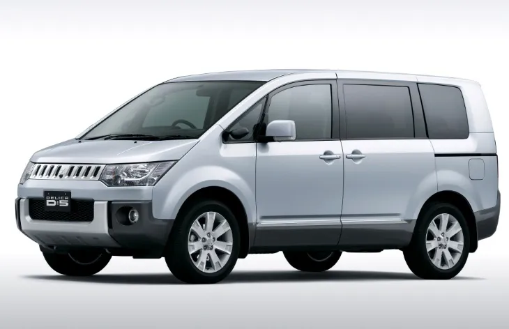 Какой аккумулятор устанавливается на Митсубиси Делика