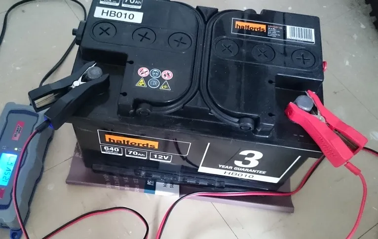 Как правильно заряжать аккумулятор